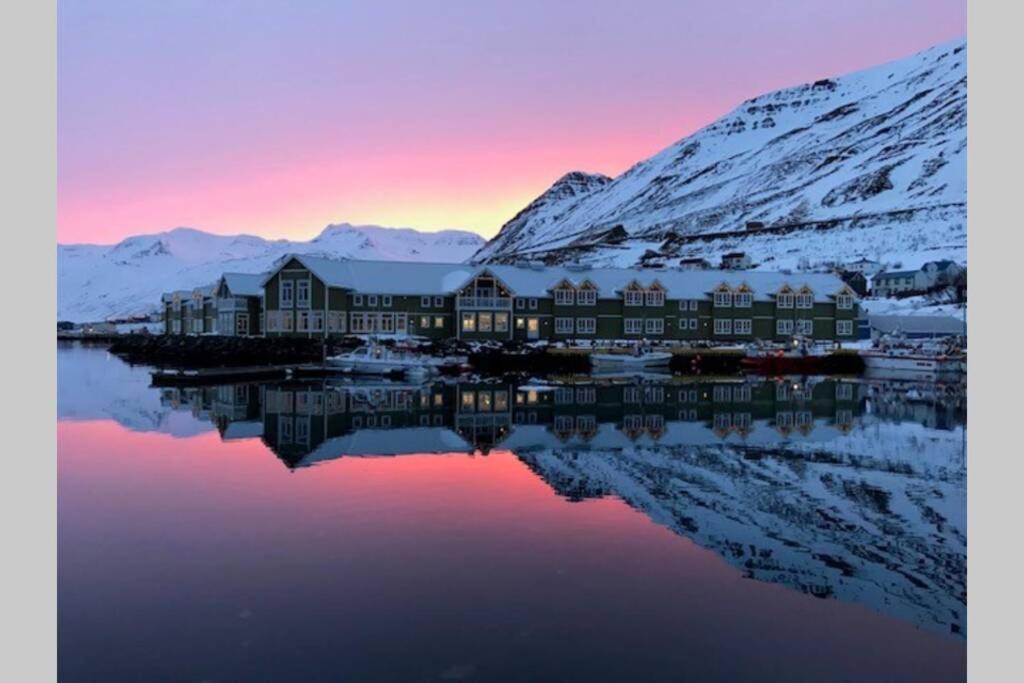 House With A Warm Soul In North Iceland Siglufjordur Kültér fotó